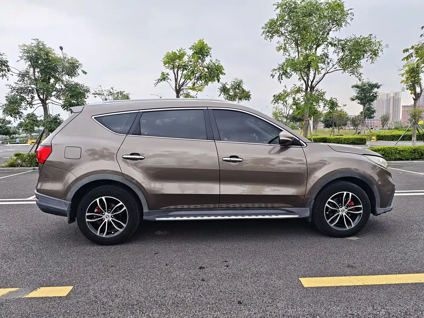 Dongfeng Fengguang Fengguang 580 2018 2017 1.5T CVT Smart Edition