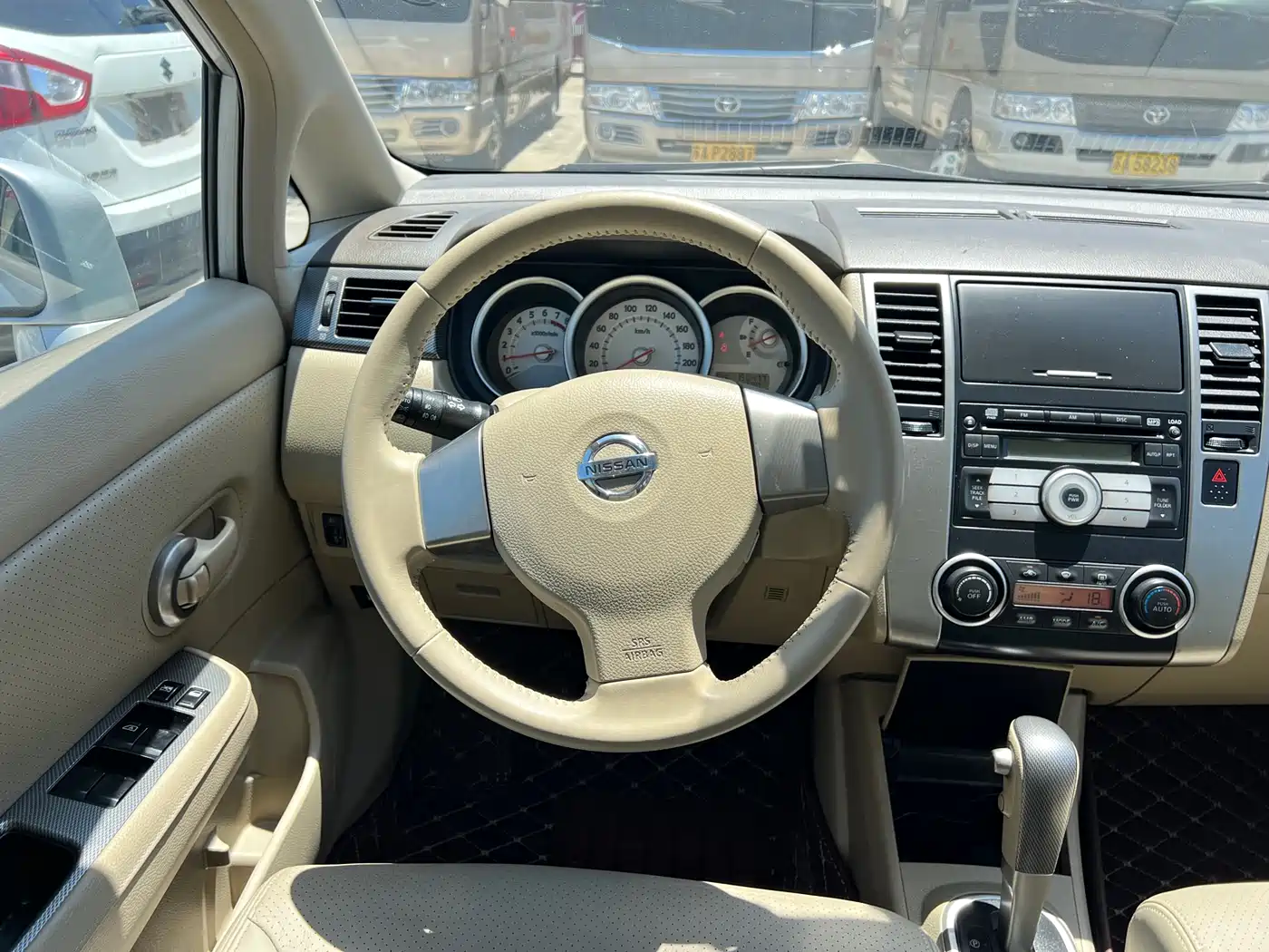 Nissan Tiida 2011 2011 1.6L CVT Luxury