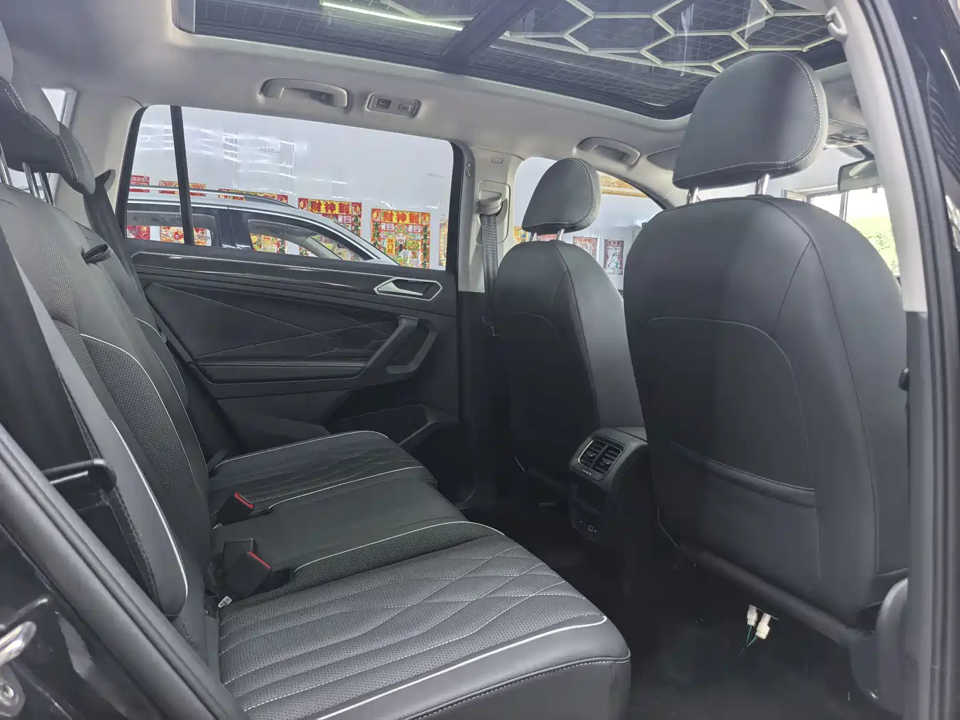Фото 9 - Volkswagen Tiguan L