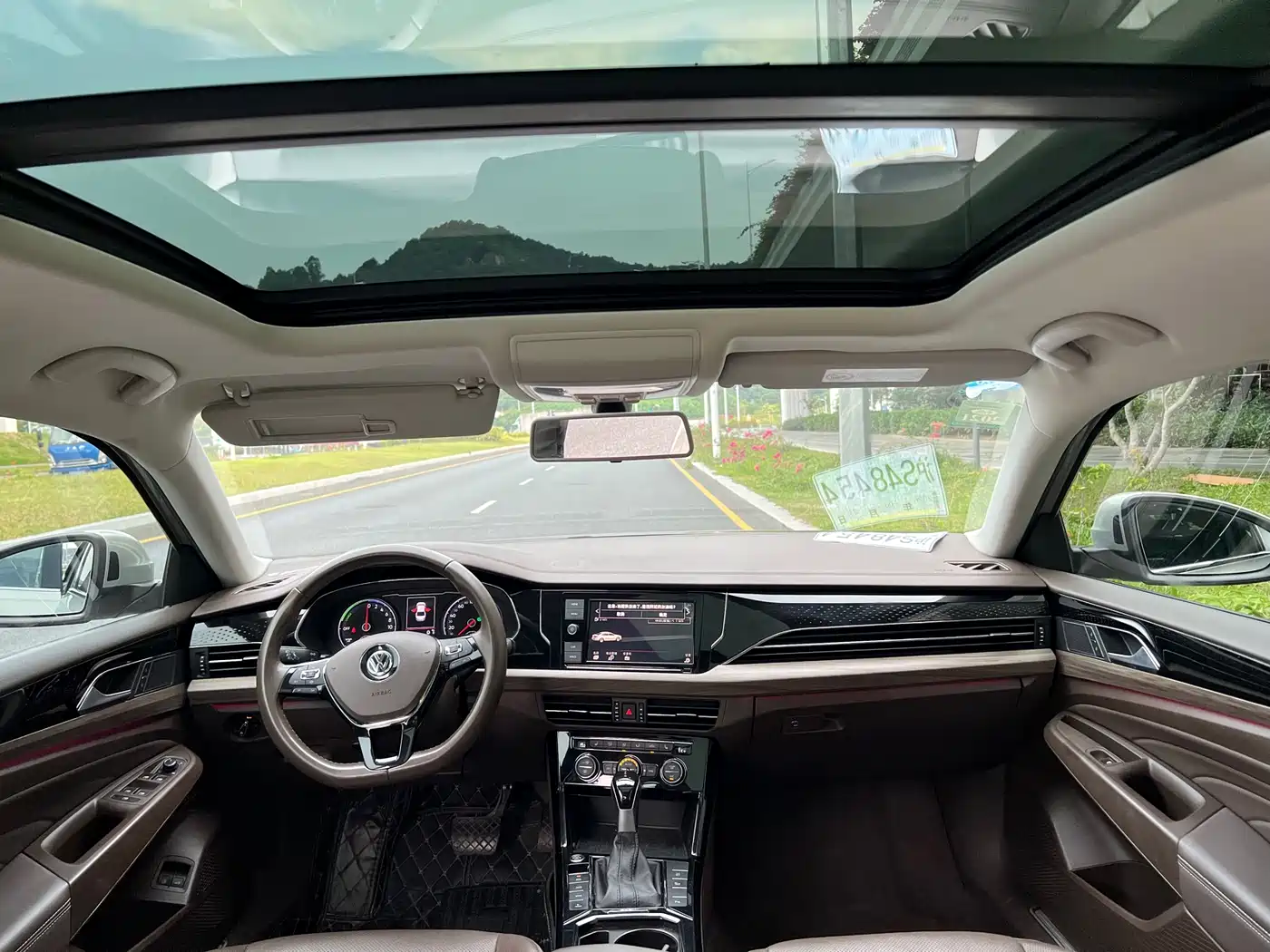 Volkswagen Passat New Energy 2019 430PHEV Hybrid Luxury Edition фото 16