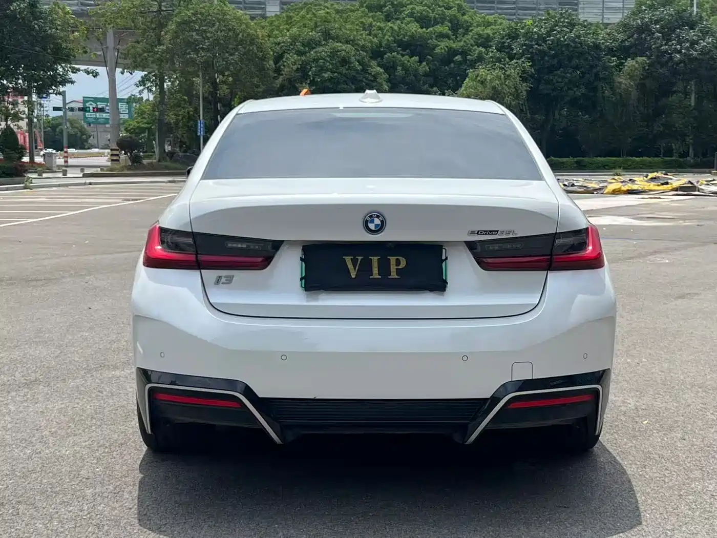 BMW i3 2022 eDrive 35 L фото 5