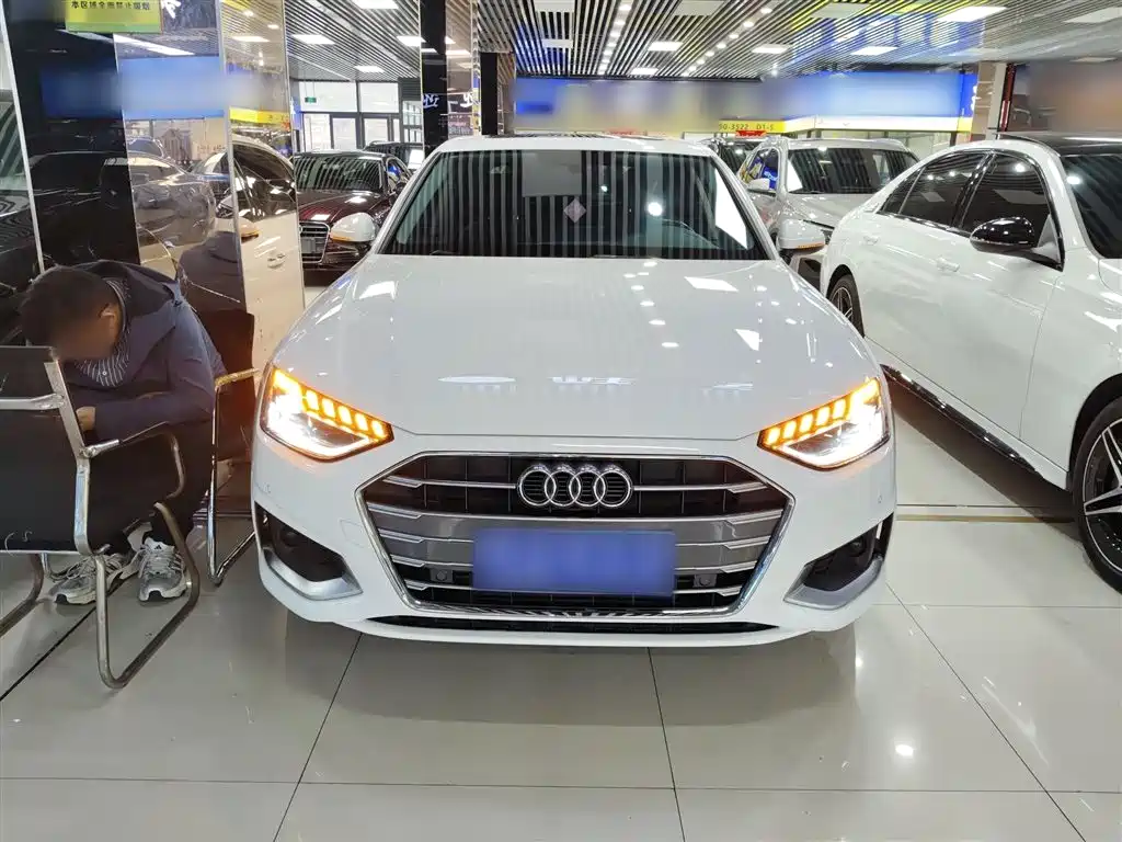 Audi A4L 2020 40 TFSI Fashion Elegance фото 3