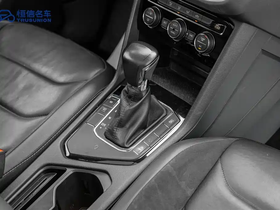 Volkswagen Tiguan L 2019 330TSI Automatic 2WD Panorama Comfort Edition China VI фото 19
