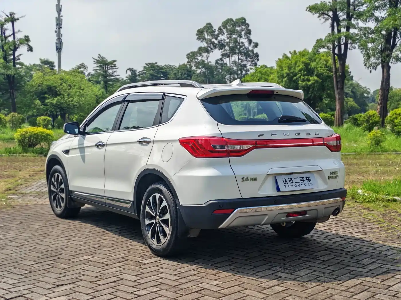 Dongfeng Fengdu MX5 2017 2016 2.0L Automatic Flagship Edition