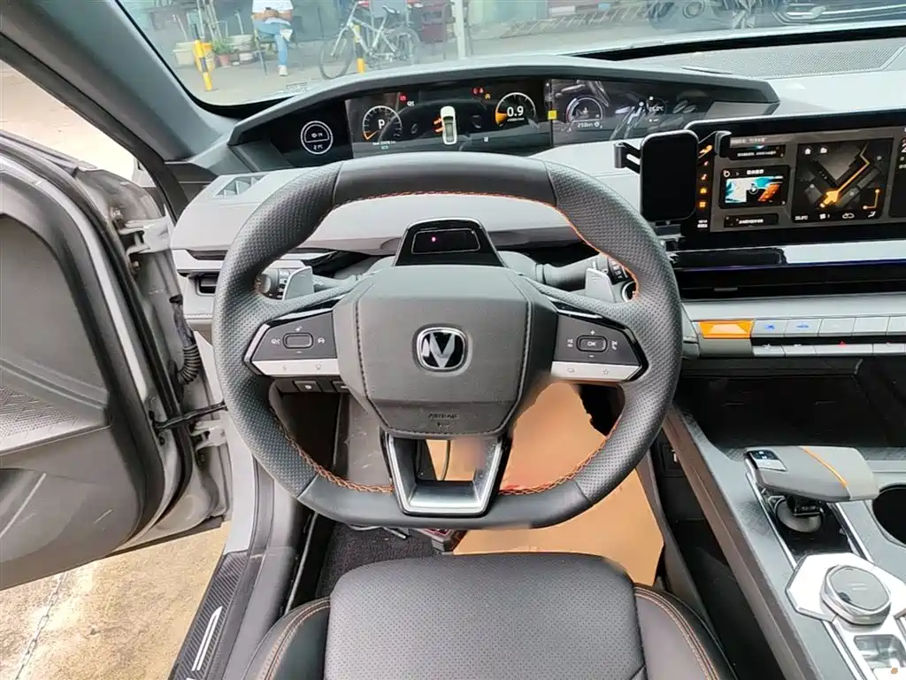 CHANGAN UNI-V
