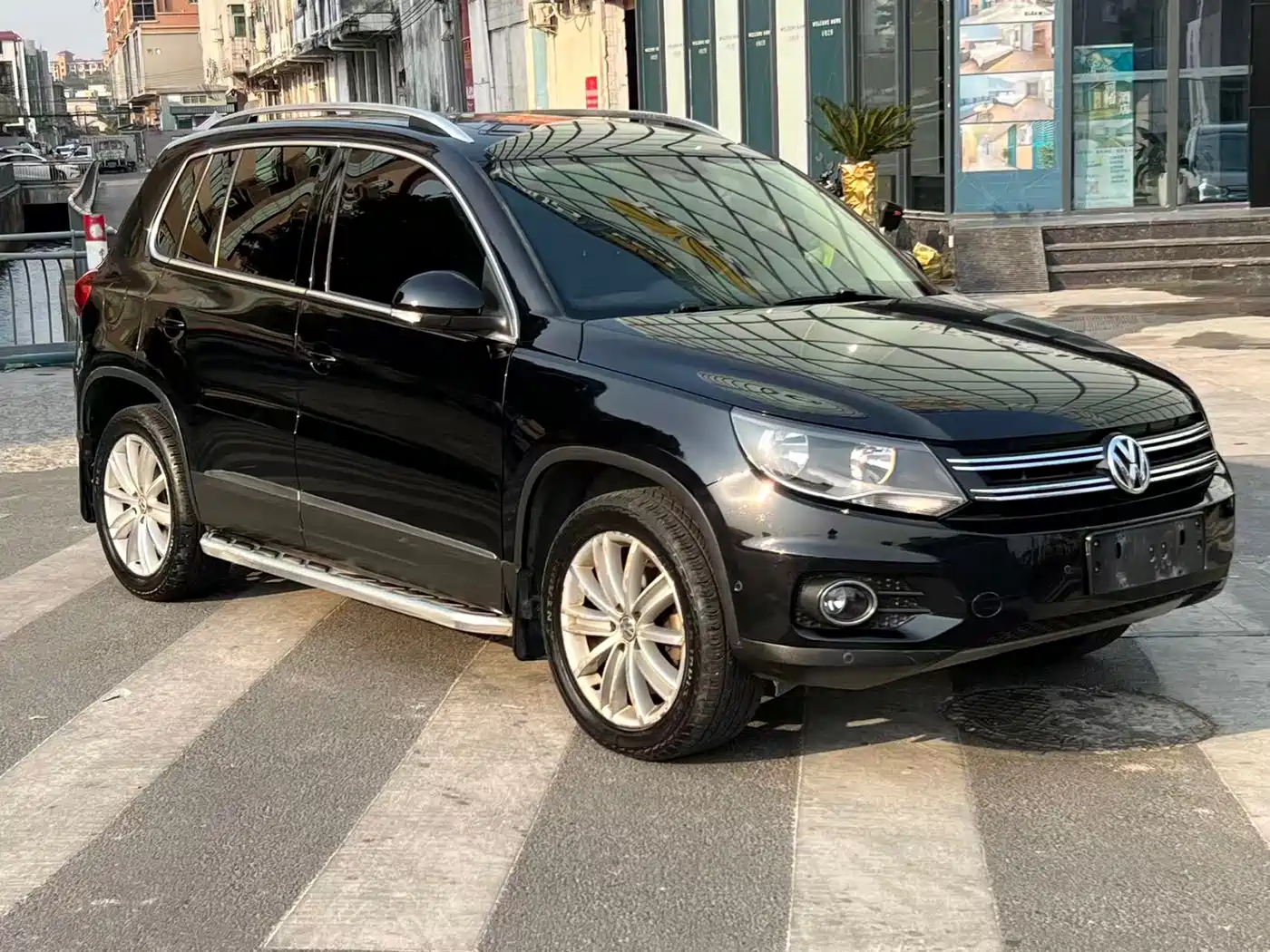 Volkswagen Tiguan 2012 2.0TSI Comfort фото 3