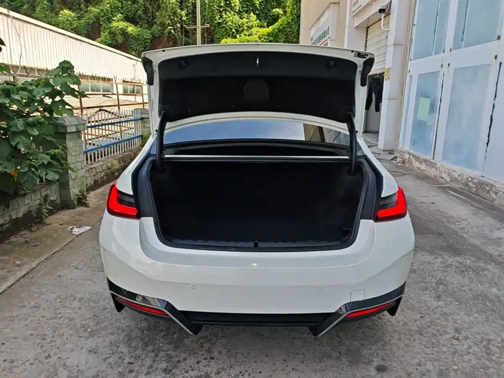 BMW i3 2022 eDrive 35 L фото 19