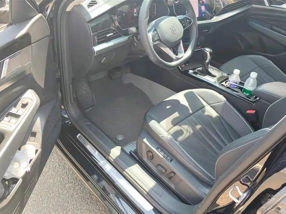 Volkswagen Passat 2024 330TSI Elite Edition фото 9