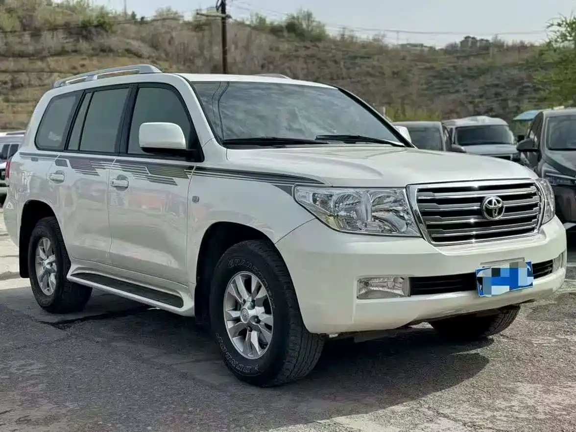 Toyota Land Cruiser (Import) фото 3