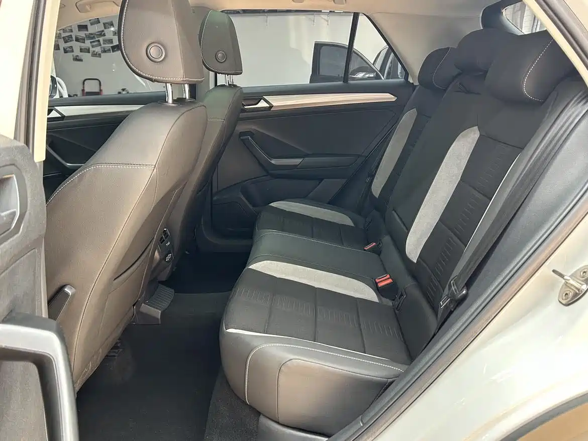 Volkswagen T-ROC 2022 280TSI DSG 2WD Elite PLUS фото 9