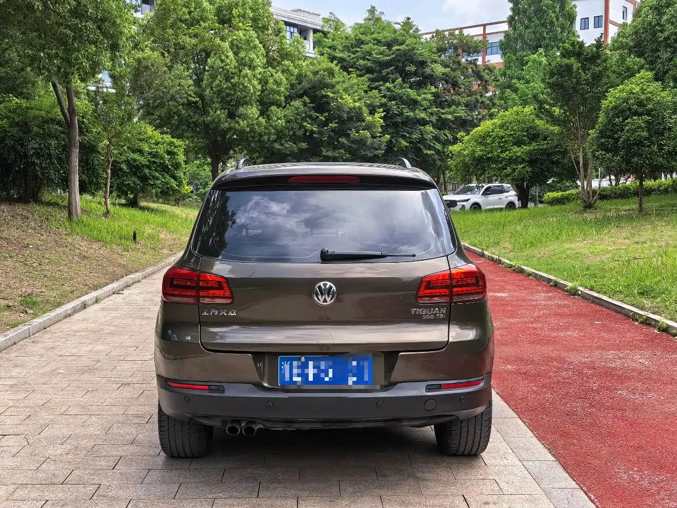صورة 6 - Volkswagen Tiguan