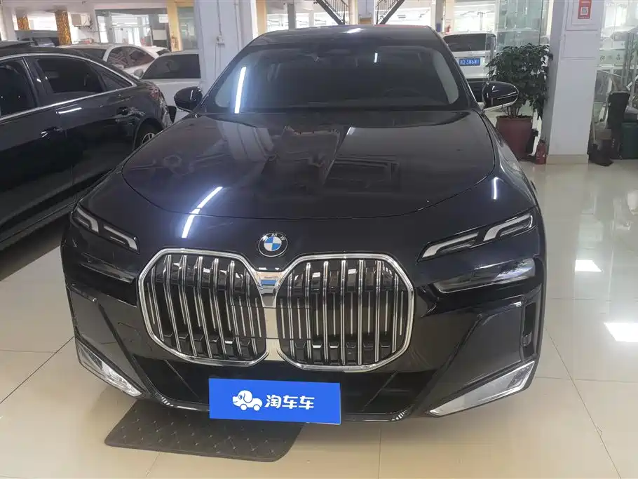 BMW 7 Series 2023 Model 735Li M Sport Package фото 2