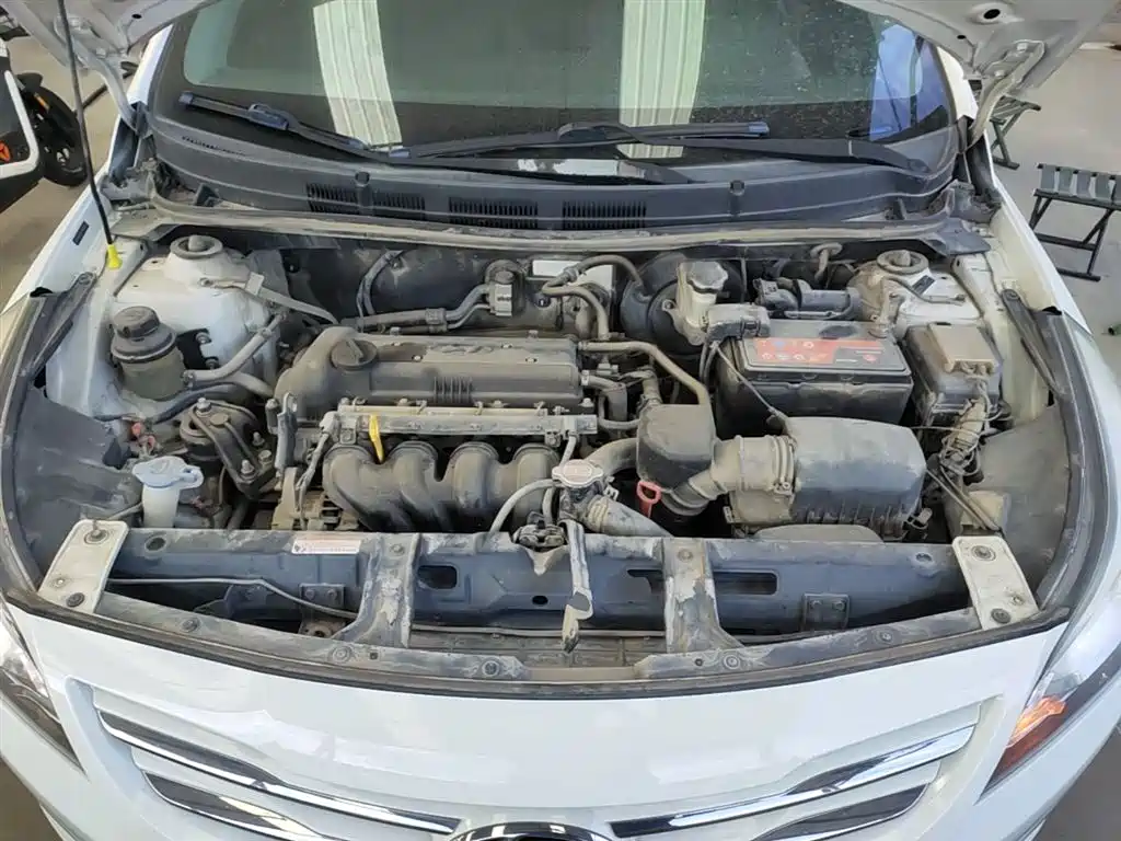 Hyundai Reina 2014 Model 1.4L Automatic GLX фото 20
