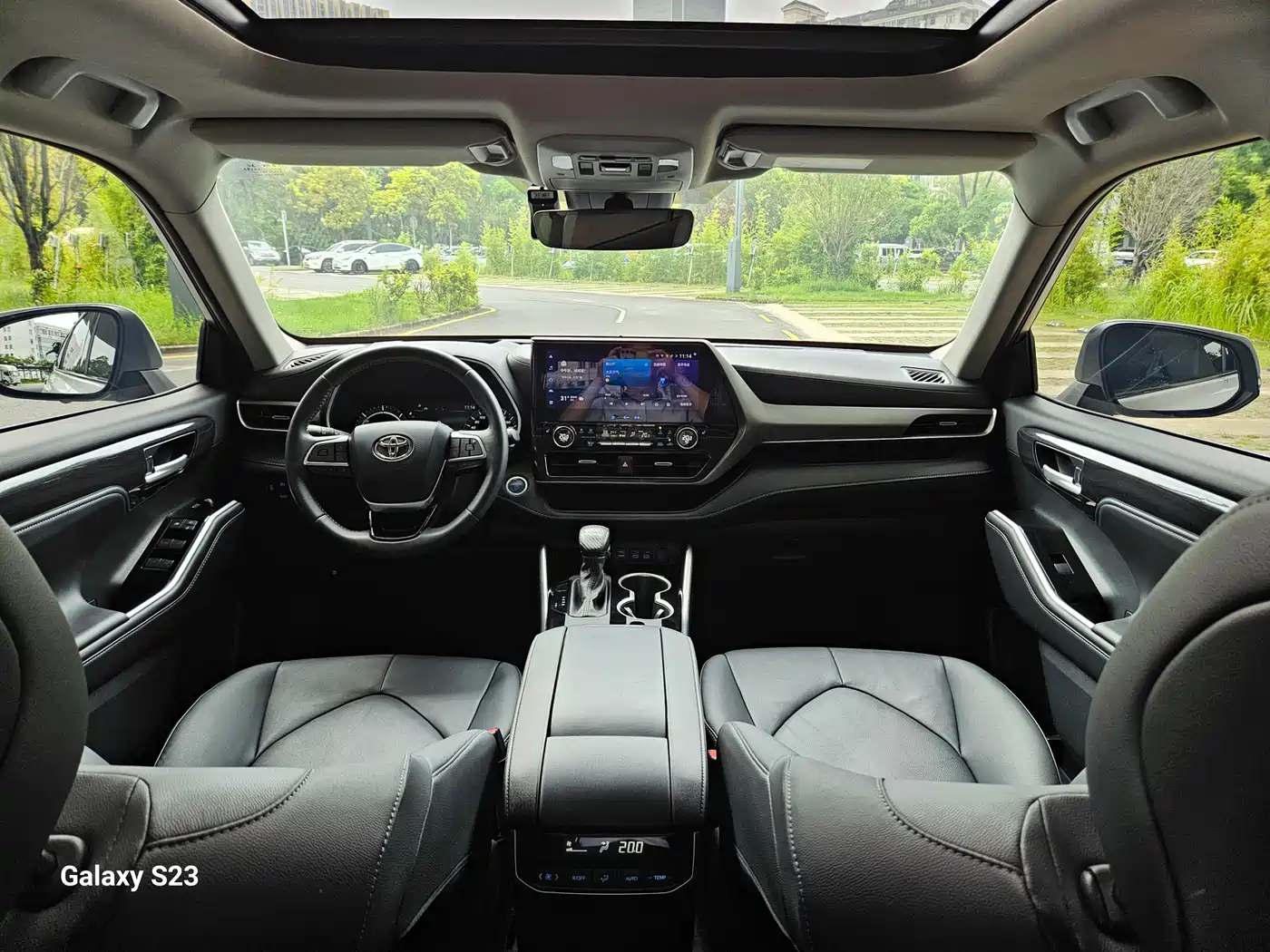 Toyota Highlander 2022 Dual Engine 2.5L 2WD Premium 7-Seater фото 11