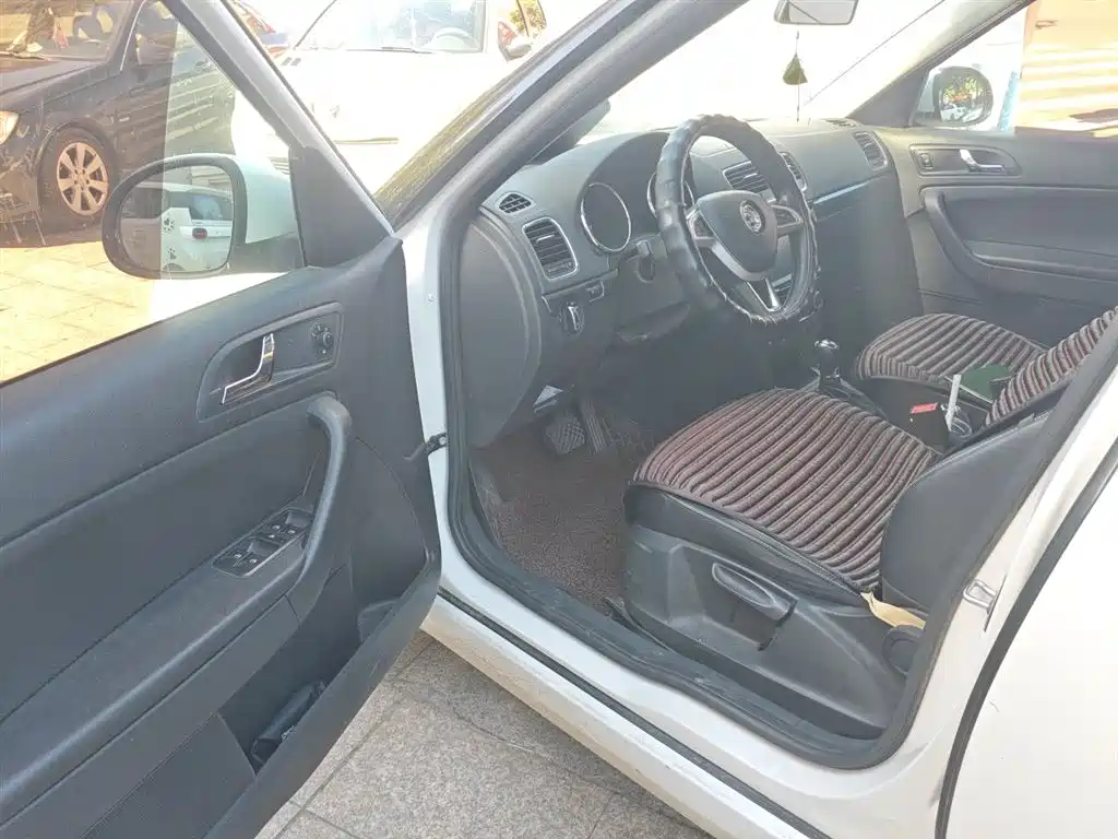 Škoda Yeti 2017 TSI280 DSG Pioneer фото 13