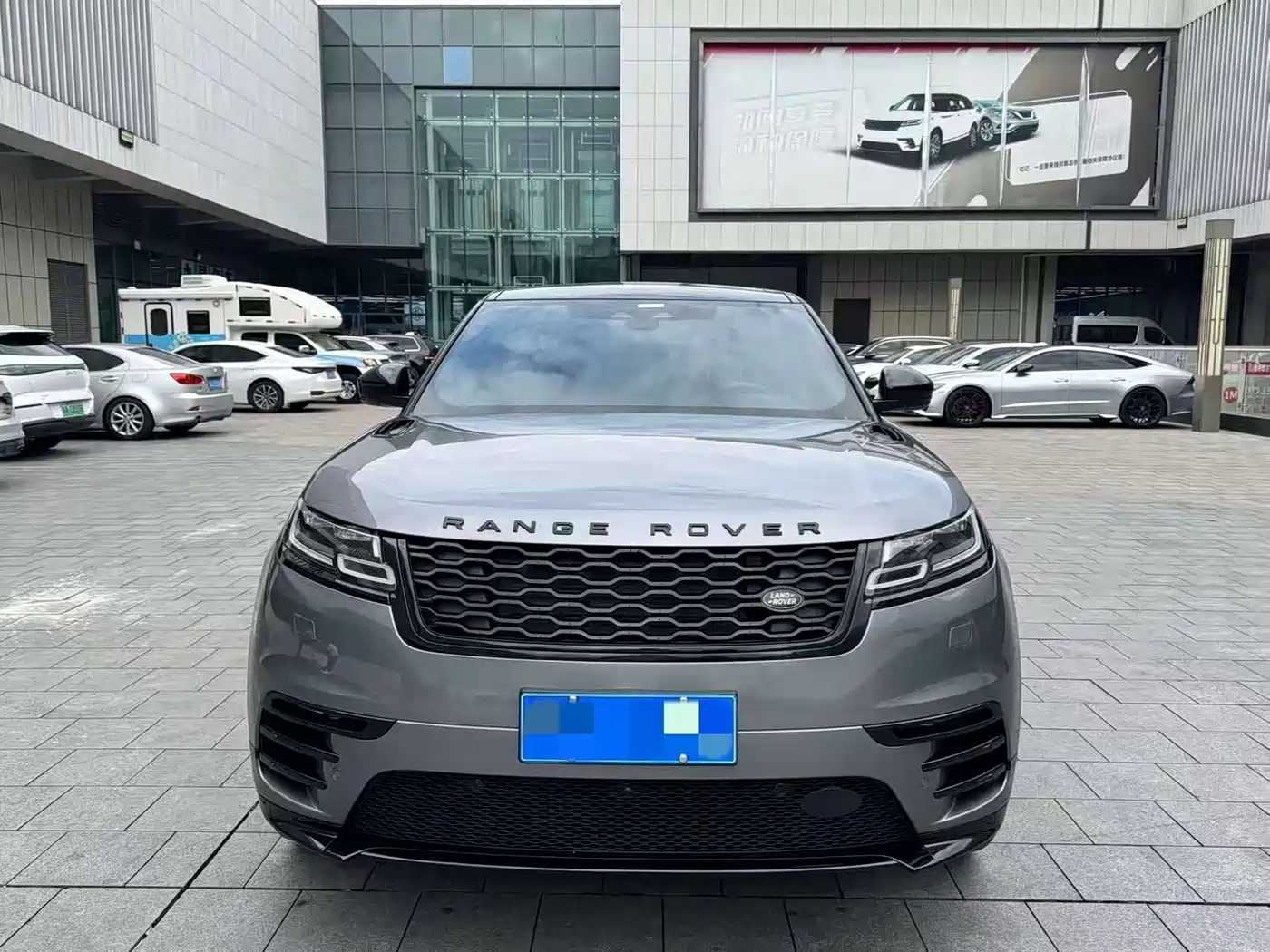 Land Rover Range Rover Velar 2021 P250 Gloss Black Collector's Edition фото 3