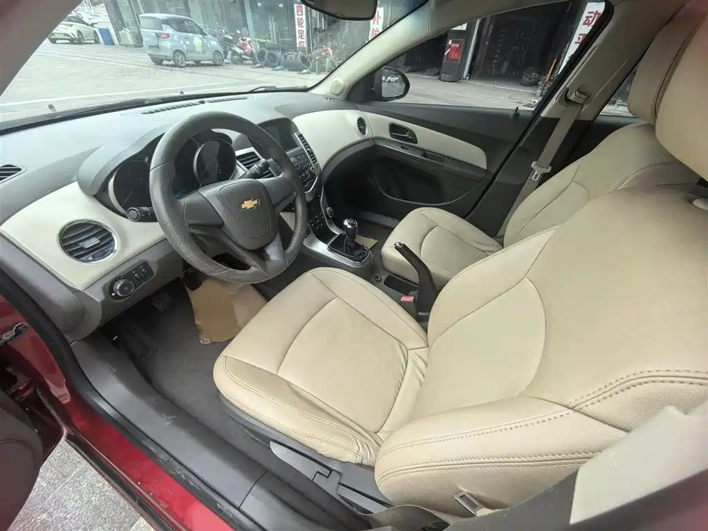 Chevrolet Cruze 2015 1.5L Classic SL MT фото 13