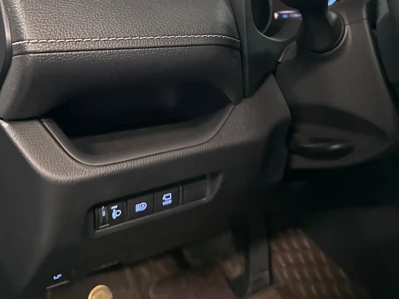 Toyota Wildlander 2022 Hybrid 2.5L E-CVT FWD Luxury PLUS Edition фото 14