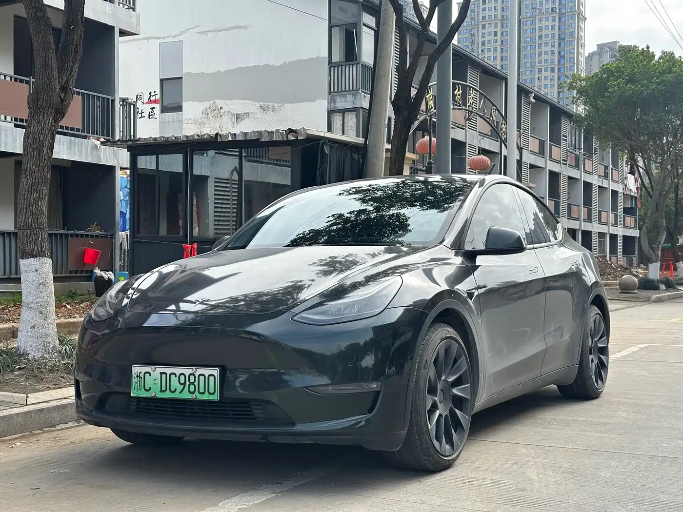 TESLA MODEL Y