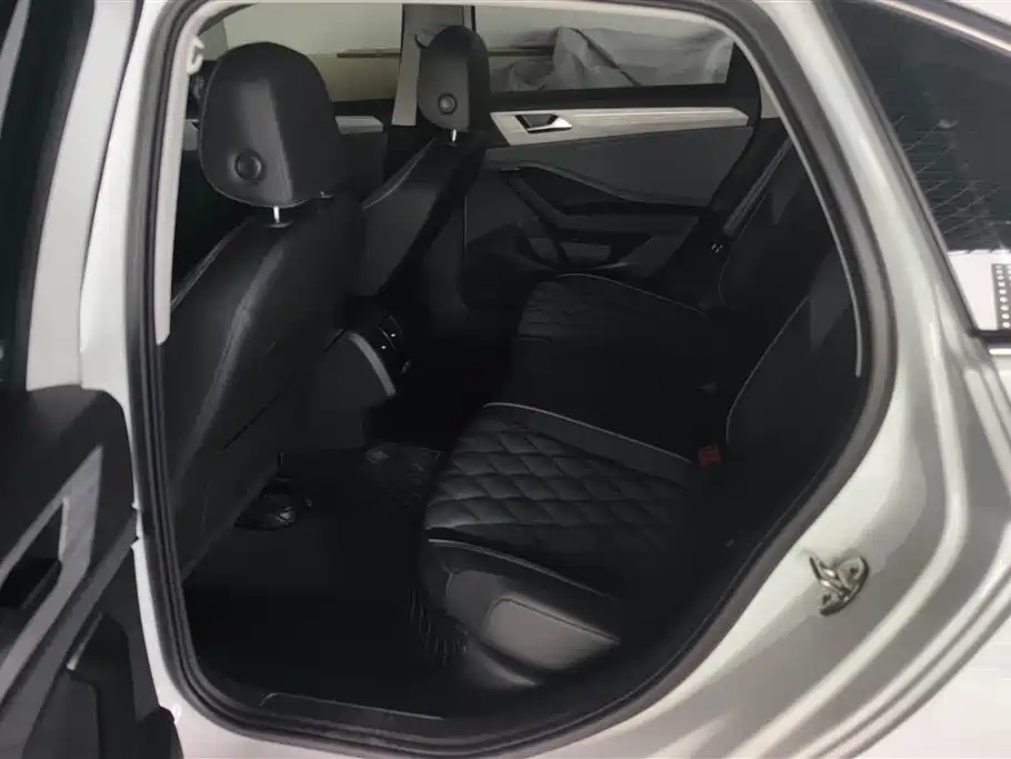 Volkswagen Sagitar 2025 300TSI DSG Surpass Edition фото 11