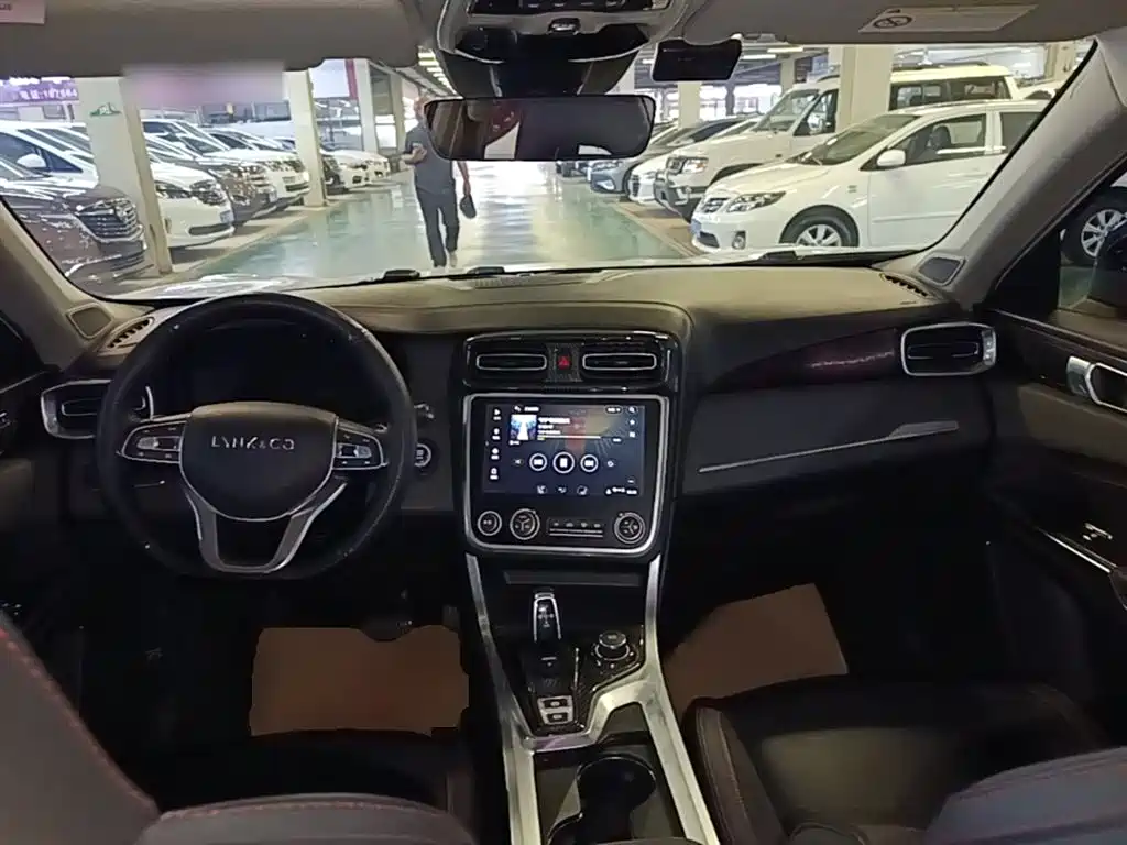 Lynk & Co 01 2017 2.0T AWD Pro фото 10
