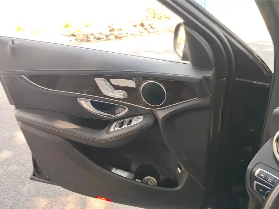 Mercedes-Benz GLC 2019 Facelift GLC 260 L 4MATIC Luxury фото 7