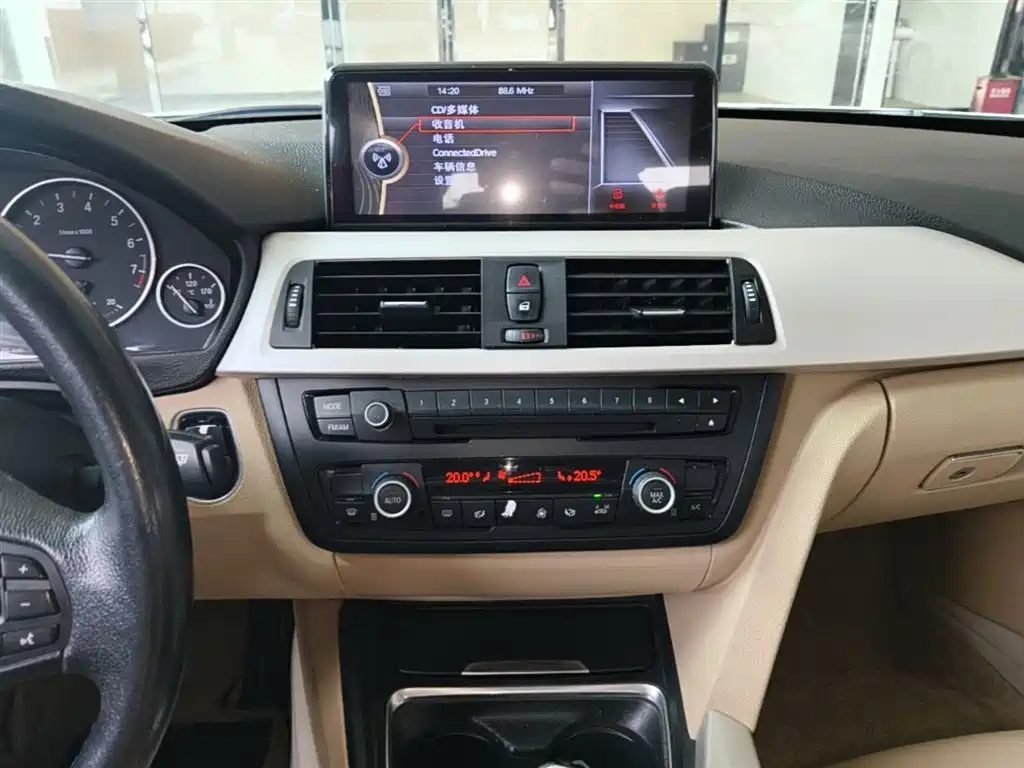 BMW 3 Series 2014 320Li Fashion фото 13