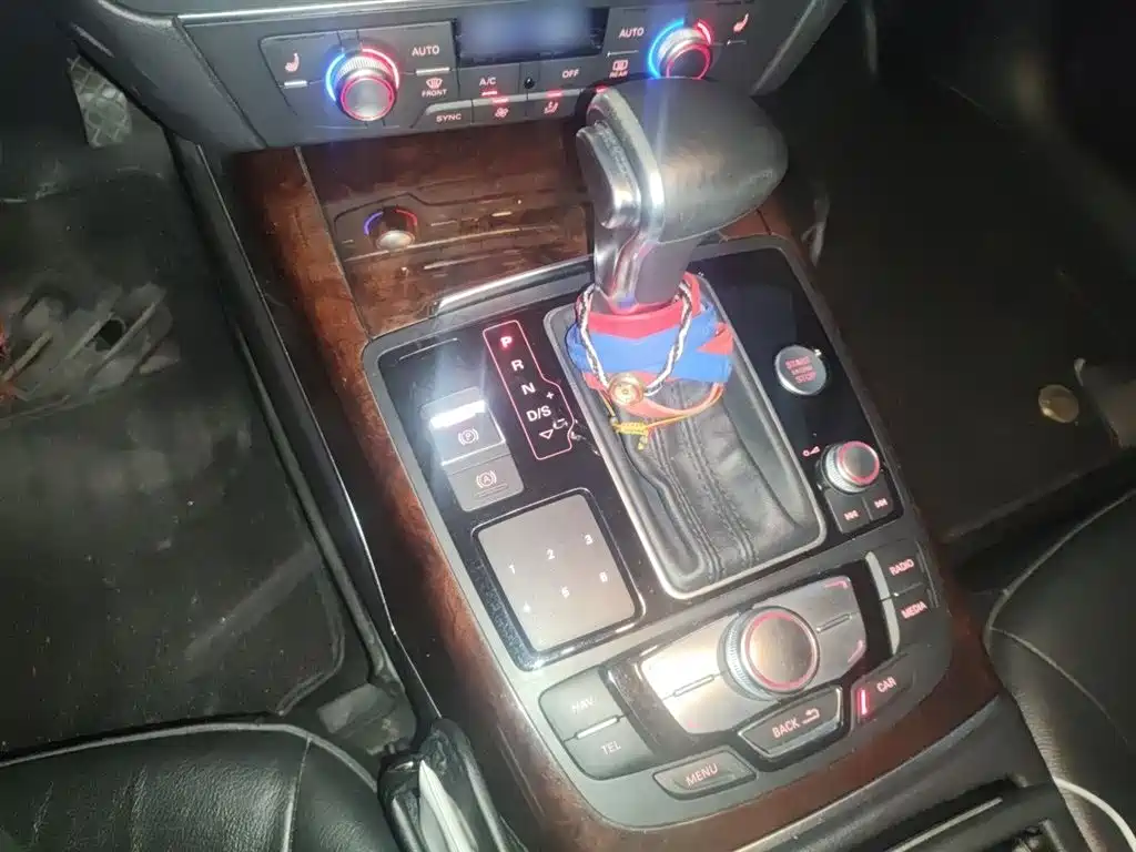 Audi A6L 2014 30 FSI Luxury фото 12
