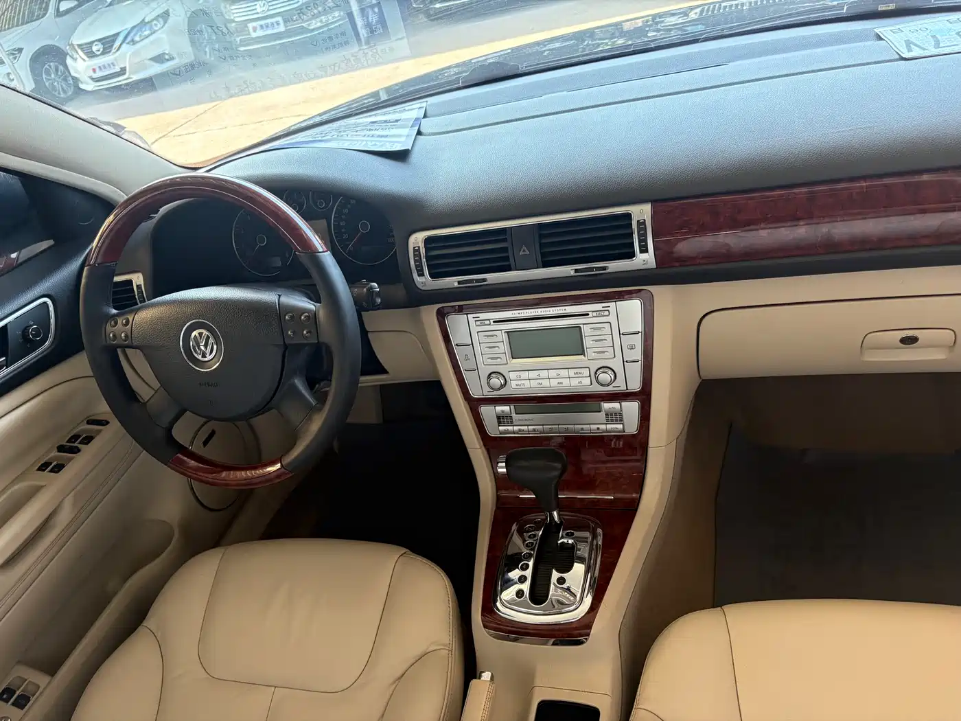 Volkswagen Passat Lingyu 2011 1.8T Automatic Luxury фото 9
