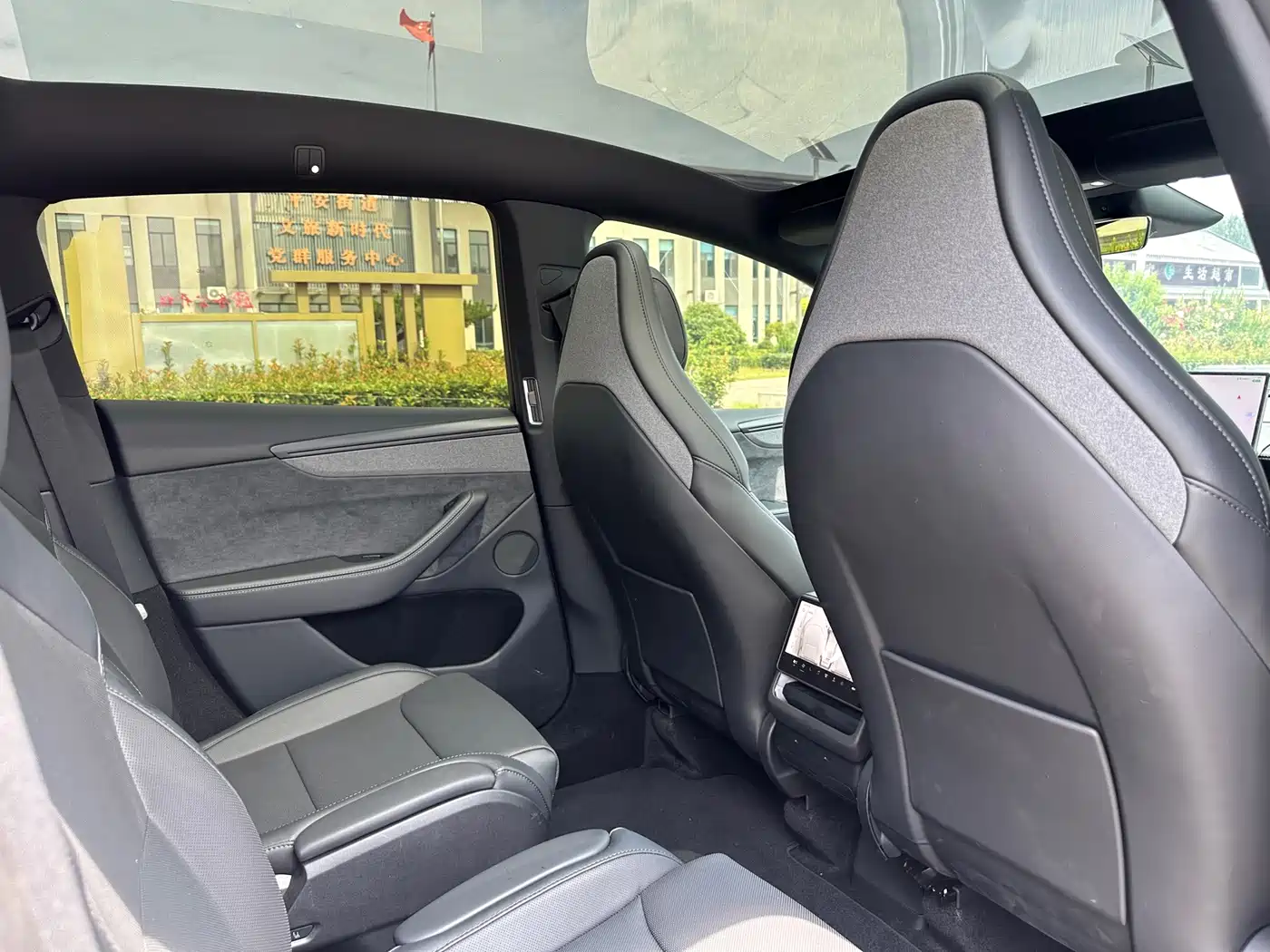 Tesla Model Y L 2026 2025 Facelift Long Range AWD