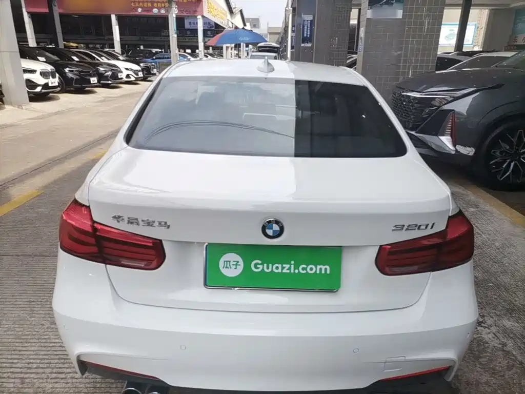 BMW 3 Series 2018 320i M Sport Package фото 6