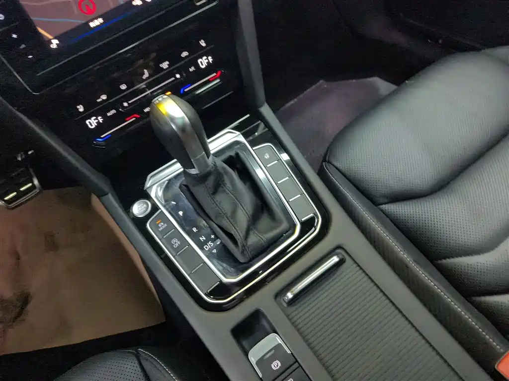 Volkswagen FAW-Volkswagen CC 2020 330TSI Glamour Version China VI фото 14