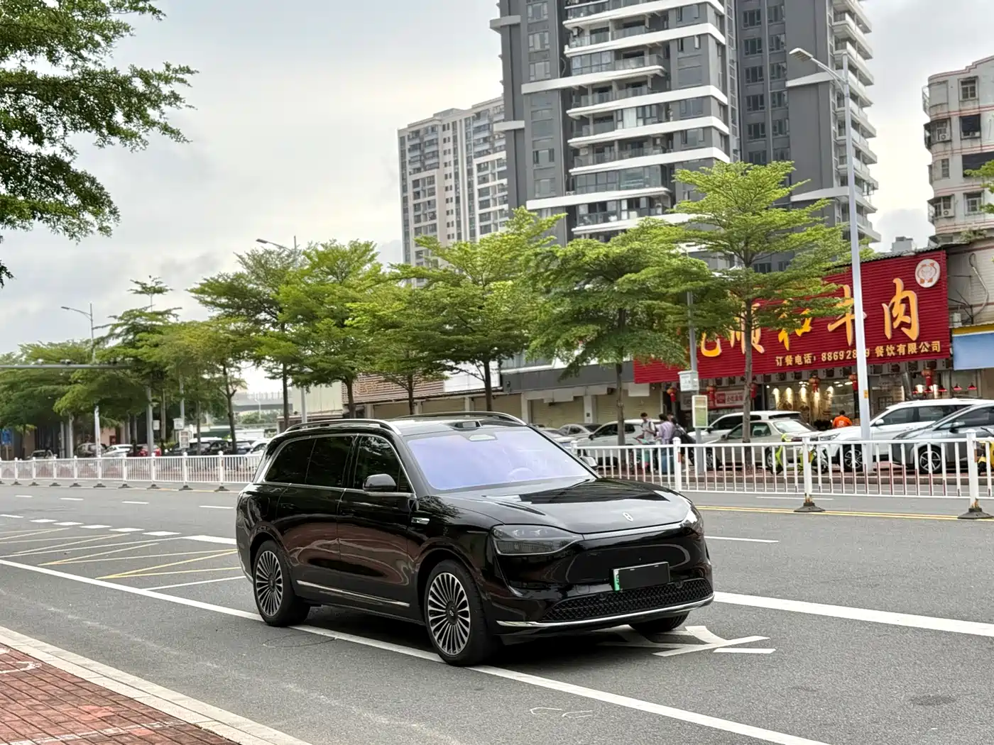AITO Wenjie AITO M9 2024 Extended Range Ultra 42kWh 6-Seater фото 3