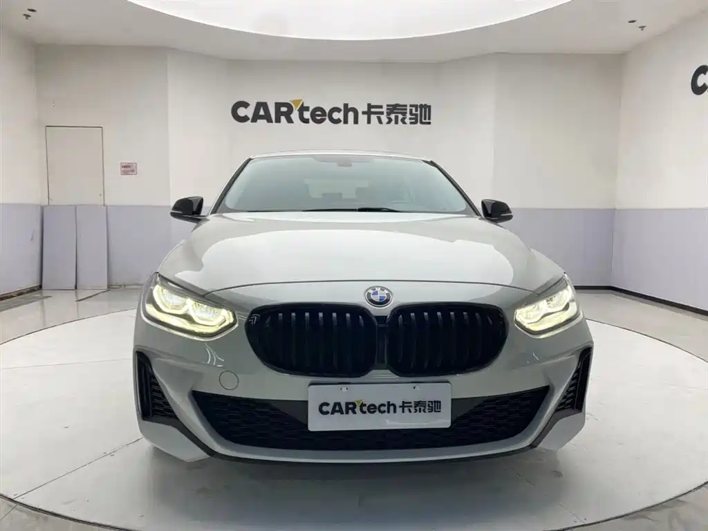BMW 1 Series 2023 125i M Sport Shadow Edition фото 3
