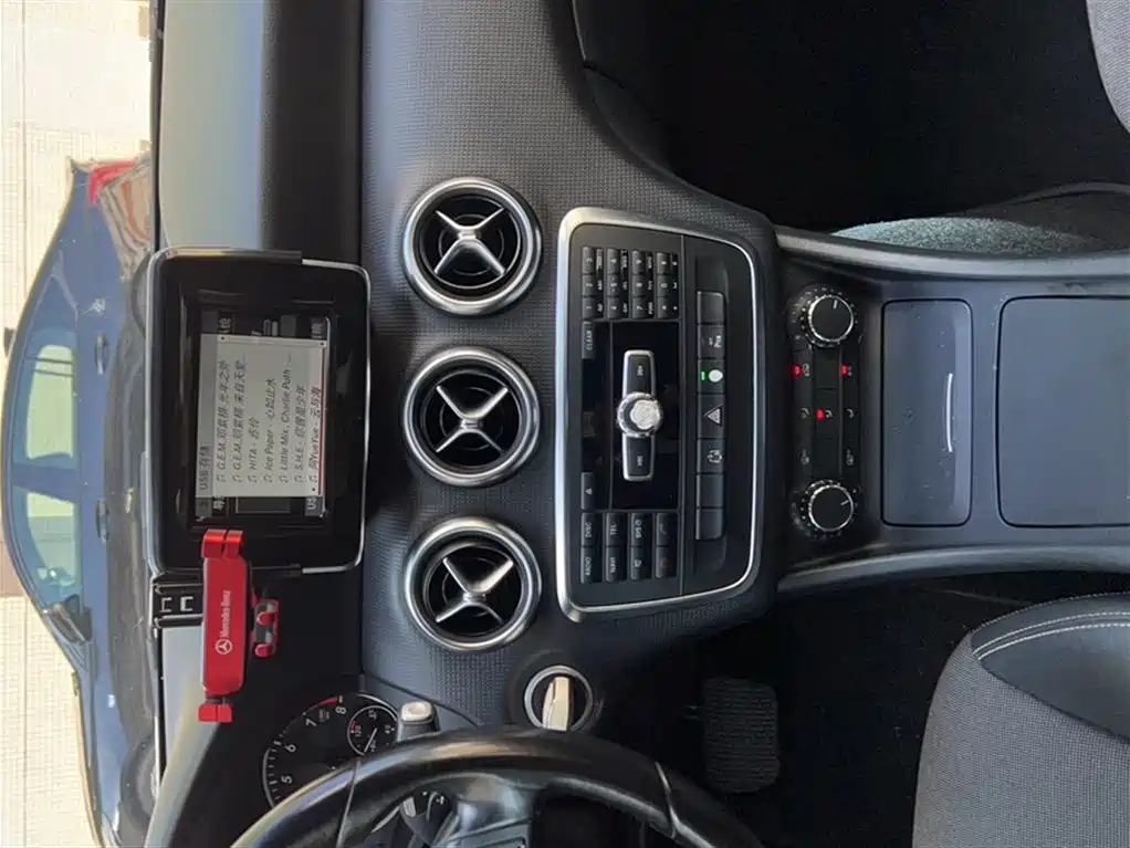 Mercedes-Benz A-Class (Import) 2015 A 180 фото 9