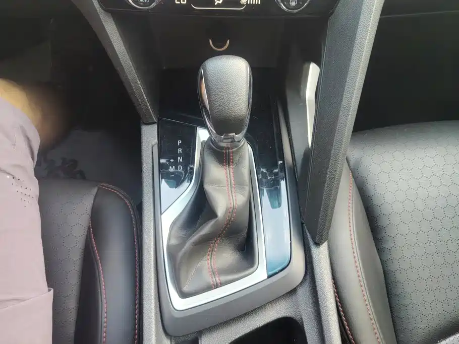 Chevrolet Volando 2023 2020 Mild Hybrid Redline 530T Automatic Premium Edition (5+2 seater)