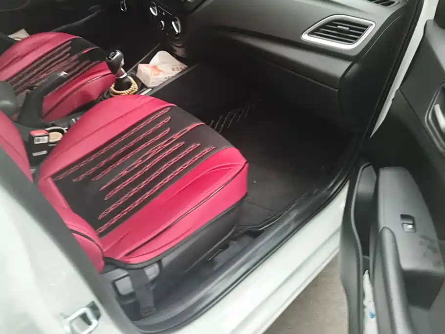 Photo 8 - Hyundai Verna