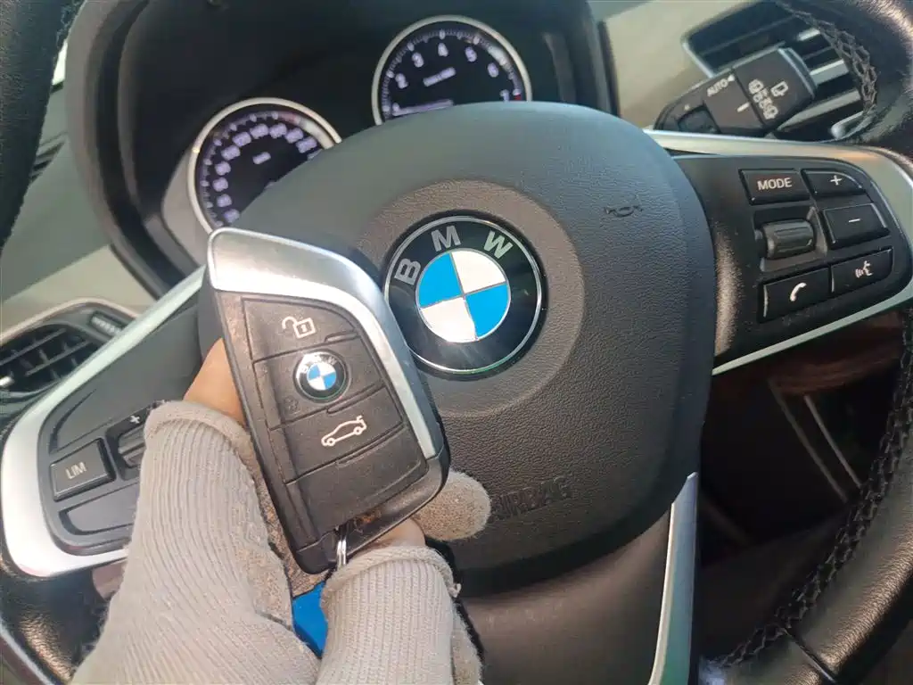 BMW X1 2019 sDrive18Li Premium Model фото 9