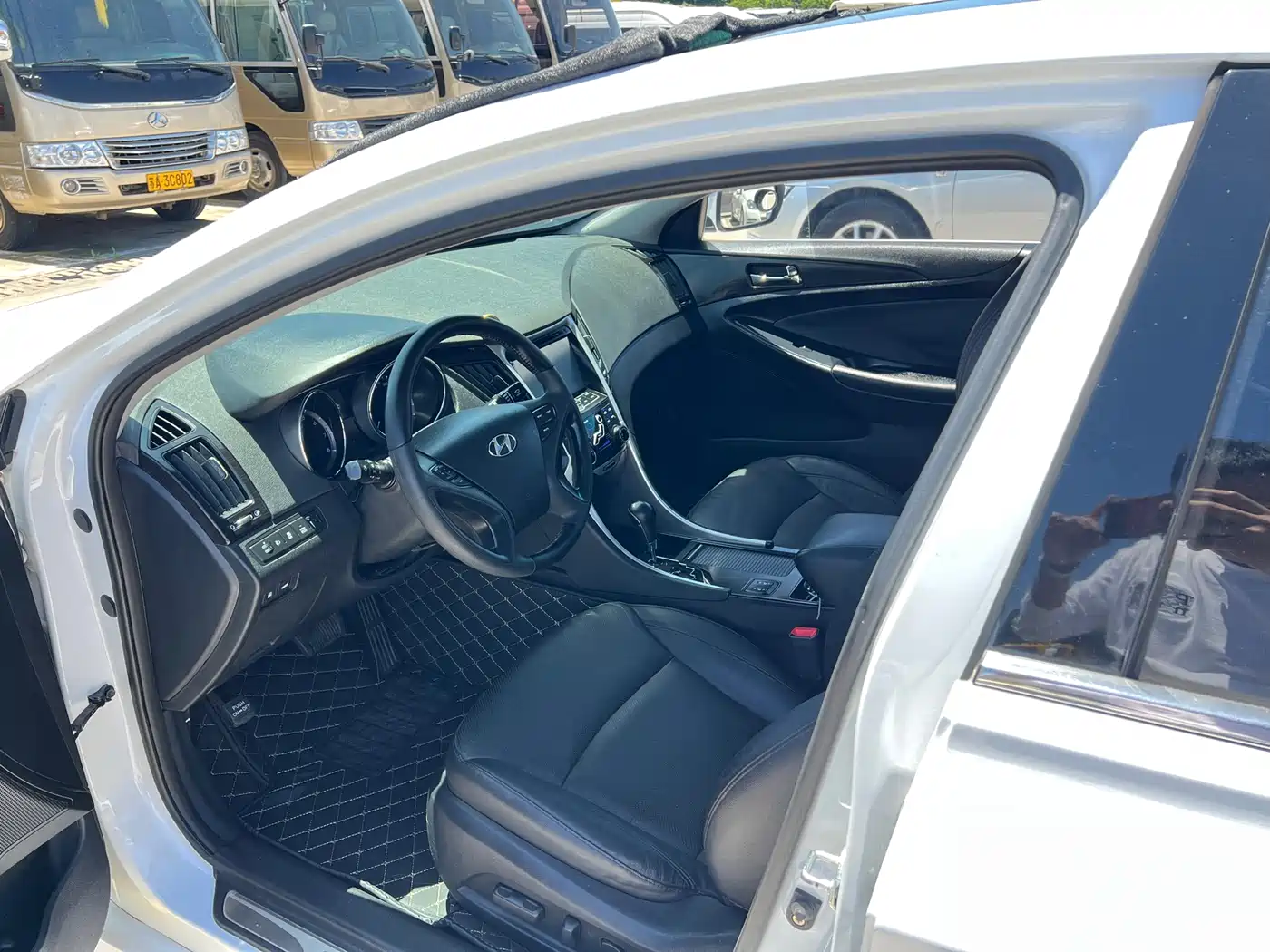 Hyundai Sonata 2013 2.0L Automatic Supreme Edition фото 10