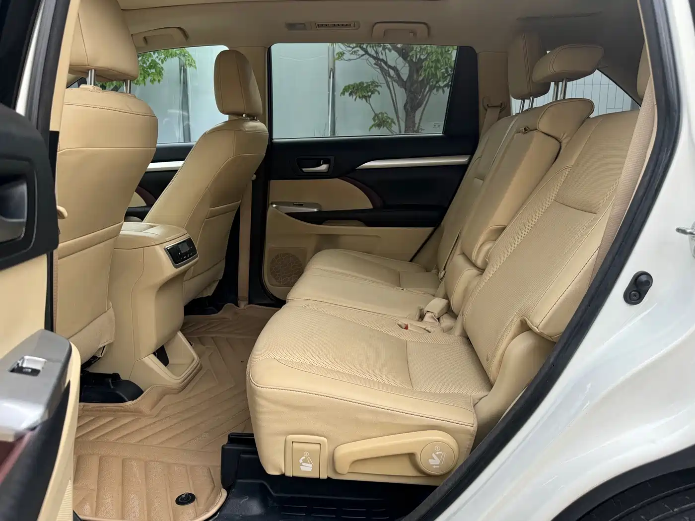 Toyota Highlander 2015 2.0T AWD Luxury Edition 7-seater фото 9