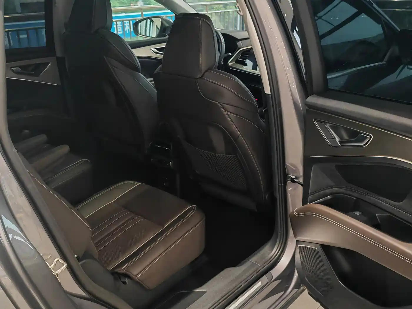 Audi Q5 e-tron 2023 40 e-tron Starlight Edition Brocade Package фото 5
