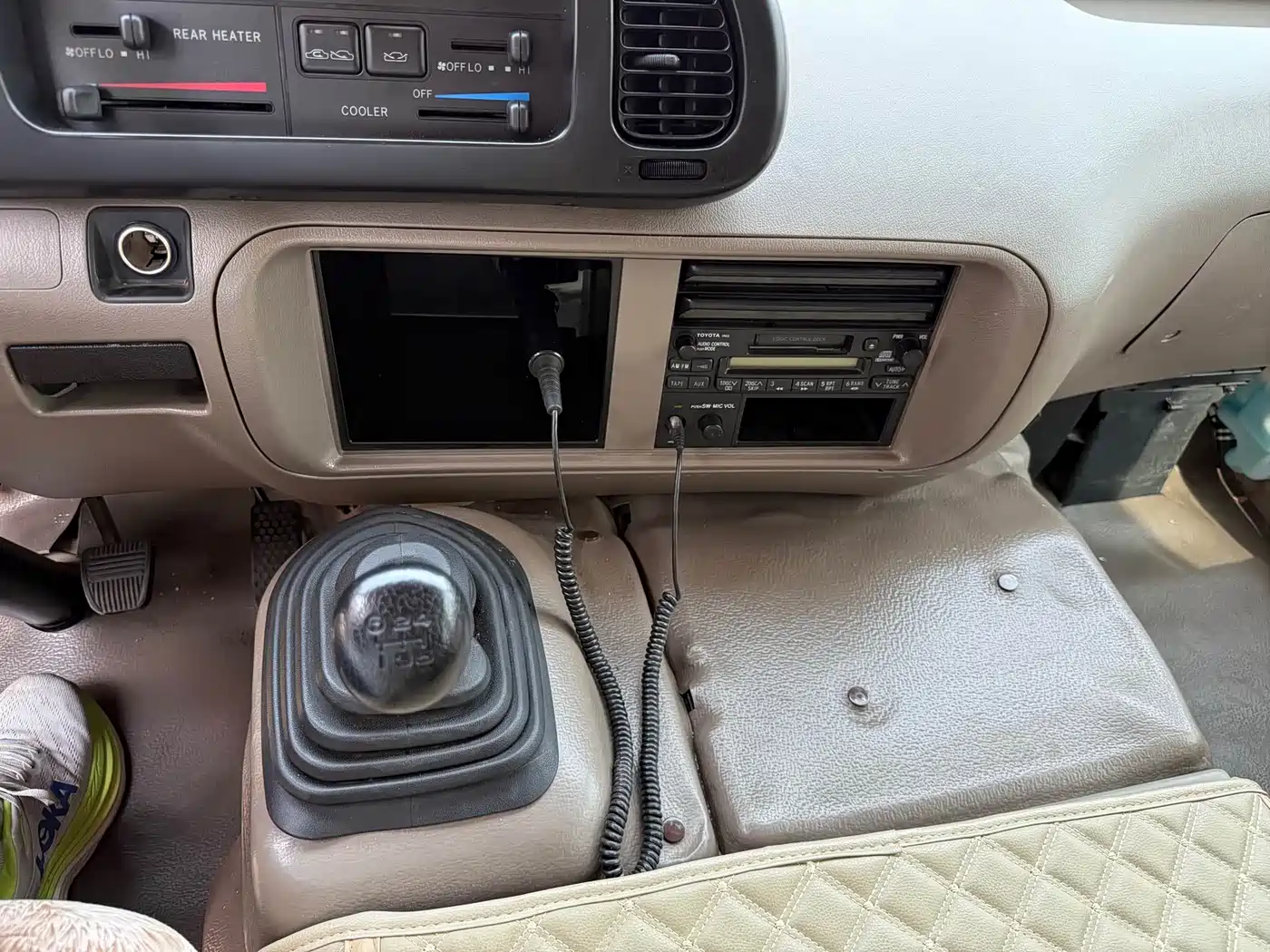 Toyota Coaster 2011 2007 2.7L Gasoline Luxury Edition 23-seater
