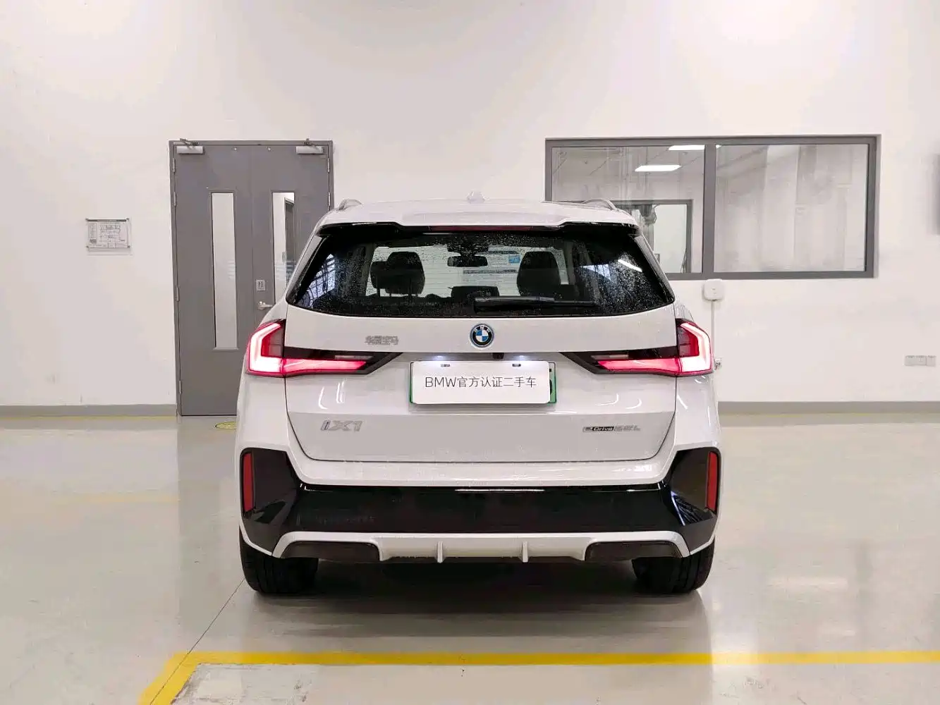 BMW iX1 2023 eDrive25L M Sport Package фото 6