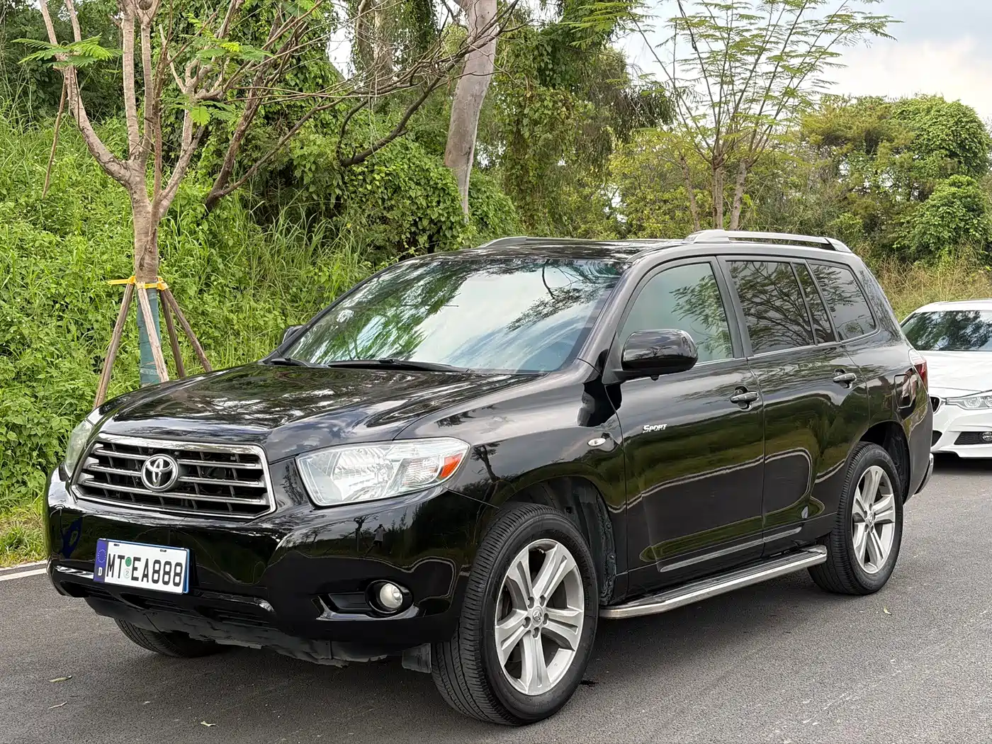 Photo 1 - Toyota Highlander