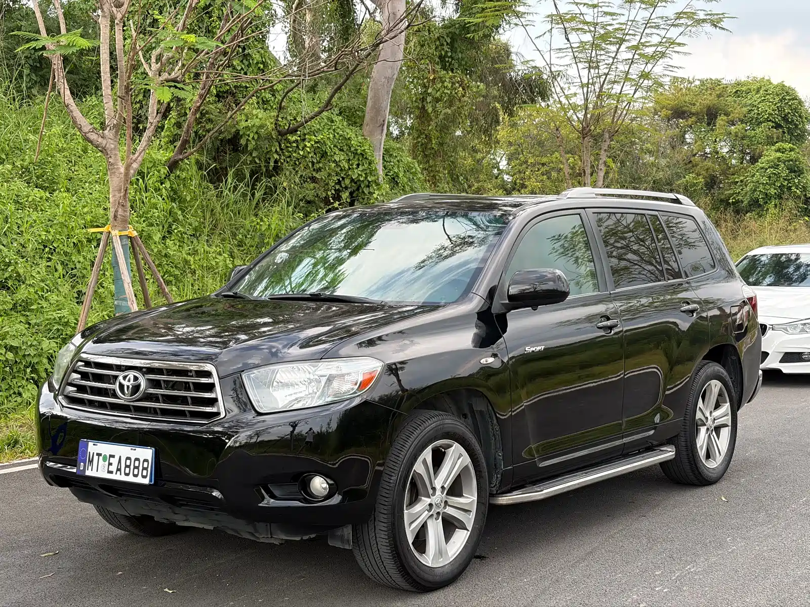 Photo 1 - Toyota Highlander