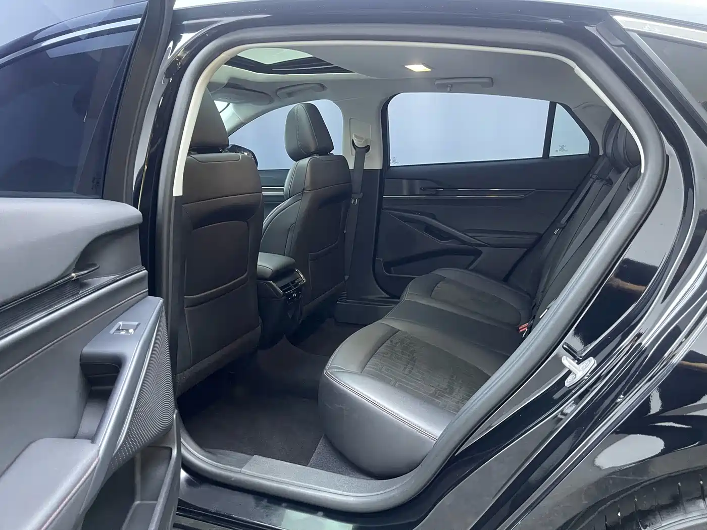 Ford Mondeo 2024 2023 EcoBoost 180 Luxury