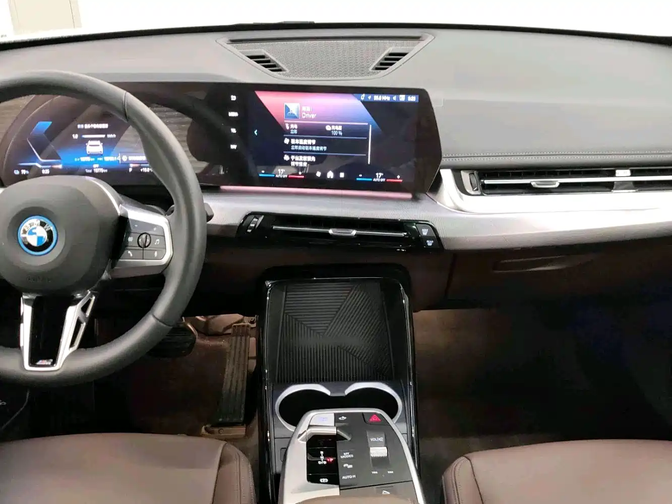 BMW iX1 2023 eDrive25L M Sport Package фото 9