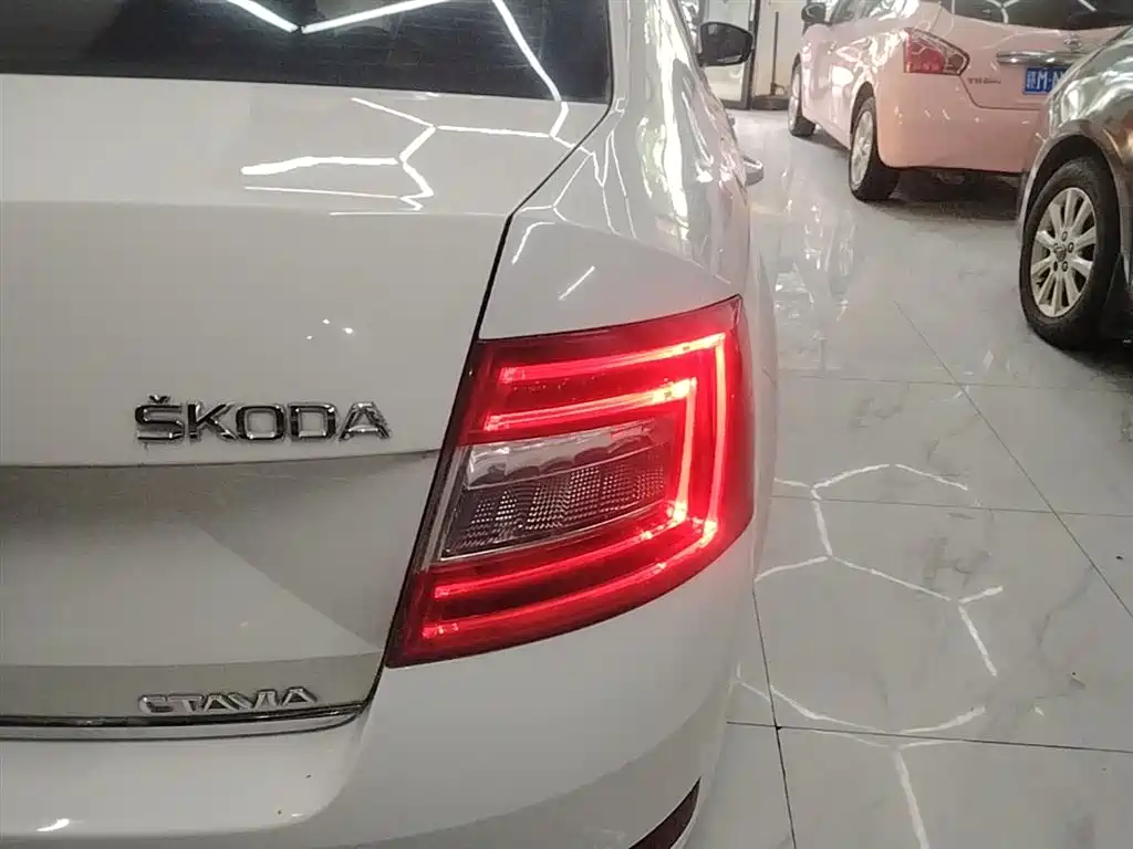 Škoda Octavia 2015 1.6L Automatic逸俊版 фото 8