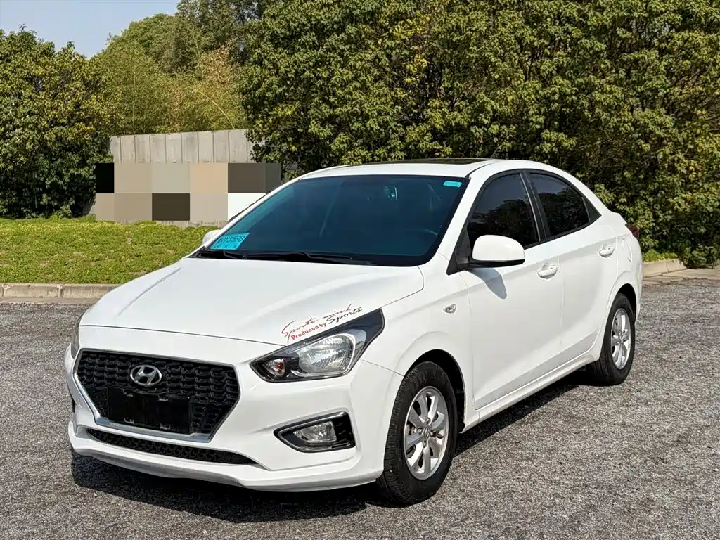 Hyundai Verna 2017 1.4L Manual Color Sunroof Edition (China V)