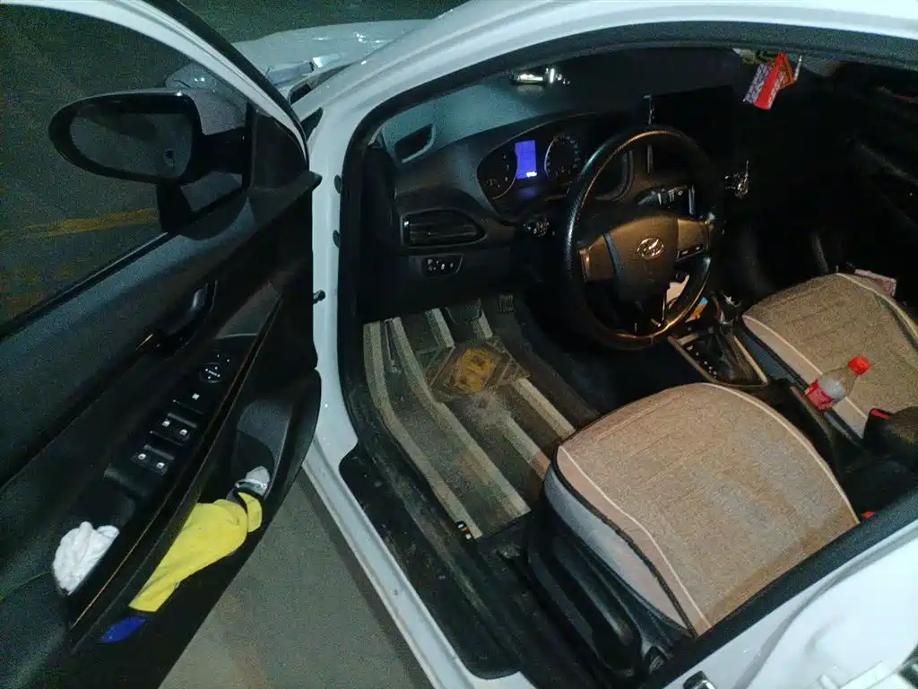 Hyundai Elantra 2020 1.6L Auto GL Pleasing Edition фото 17